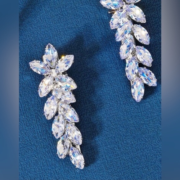 👑NEW SET OF 2 JEWELED HAIR CLIPS! - Picture 3 of 5